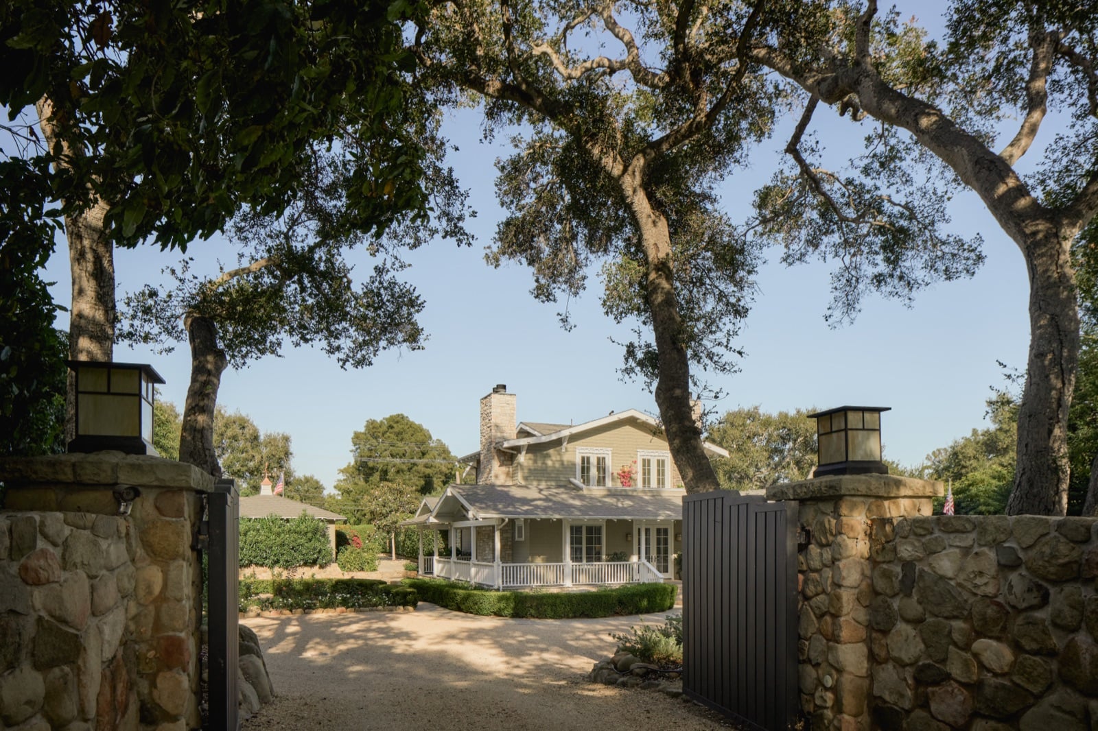 1650 East Valley Road, property photograph 4