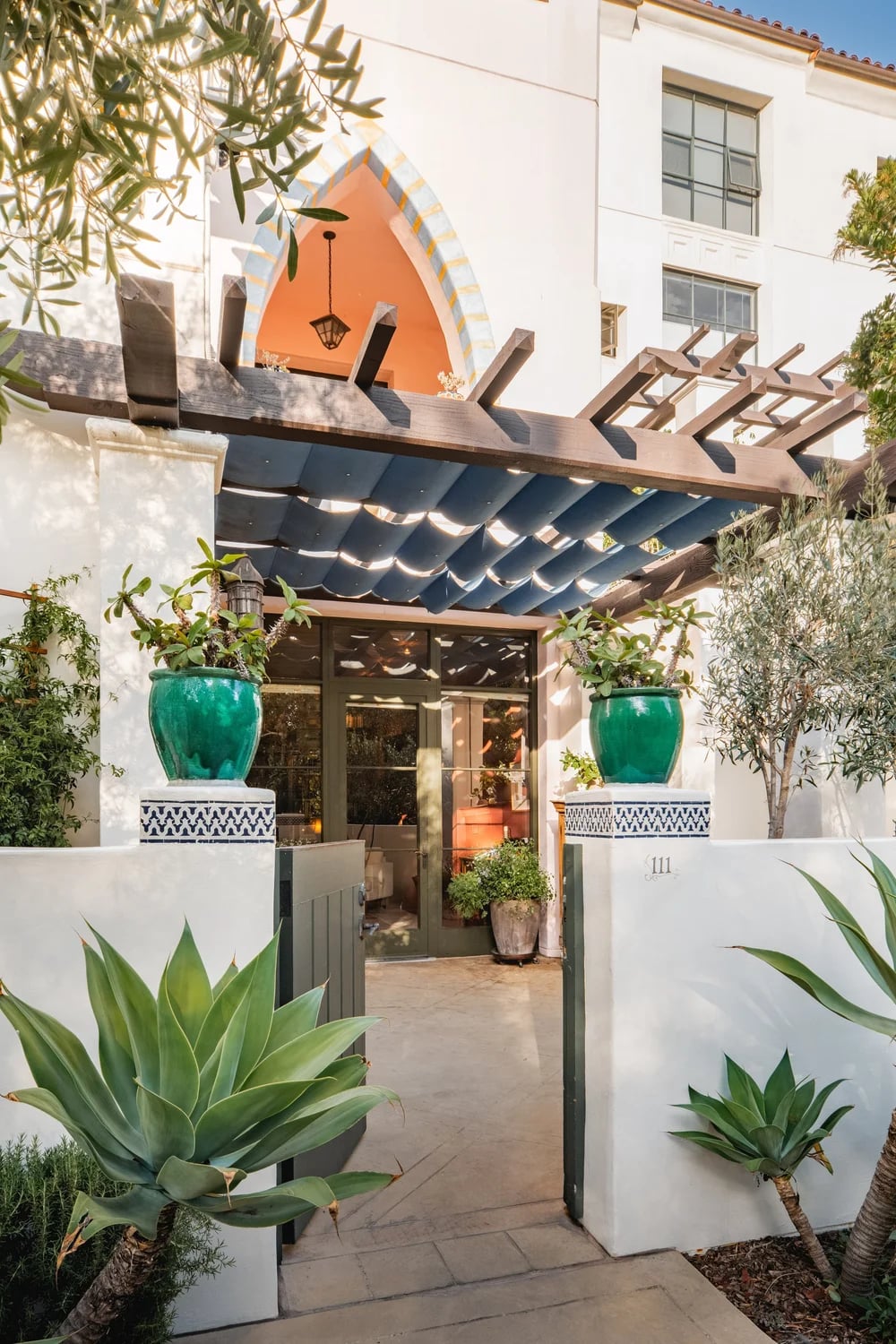 401 Chapala Street #111, property photograph 5