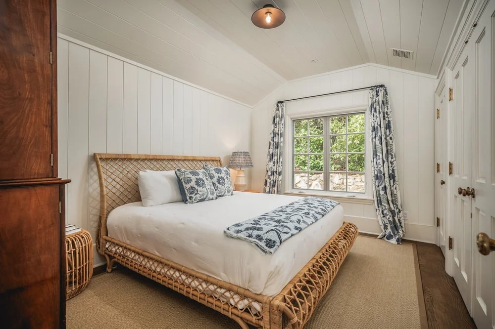 786 Hot Springs Road, property photograph 64
